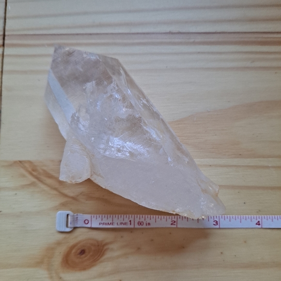Beautiful Clear Quartz Crystal Point - Picture 8 of 9